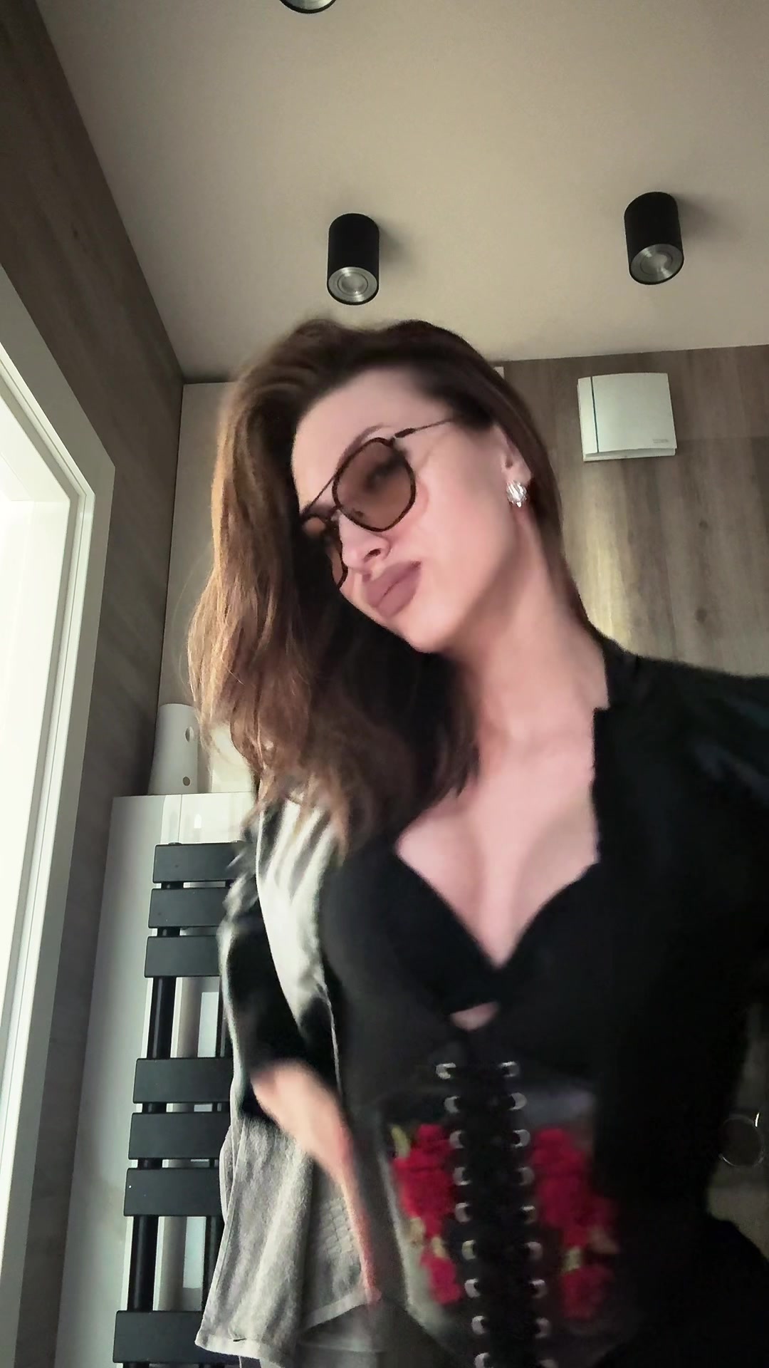 @𝒟𝒾