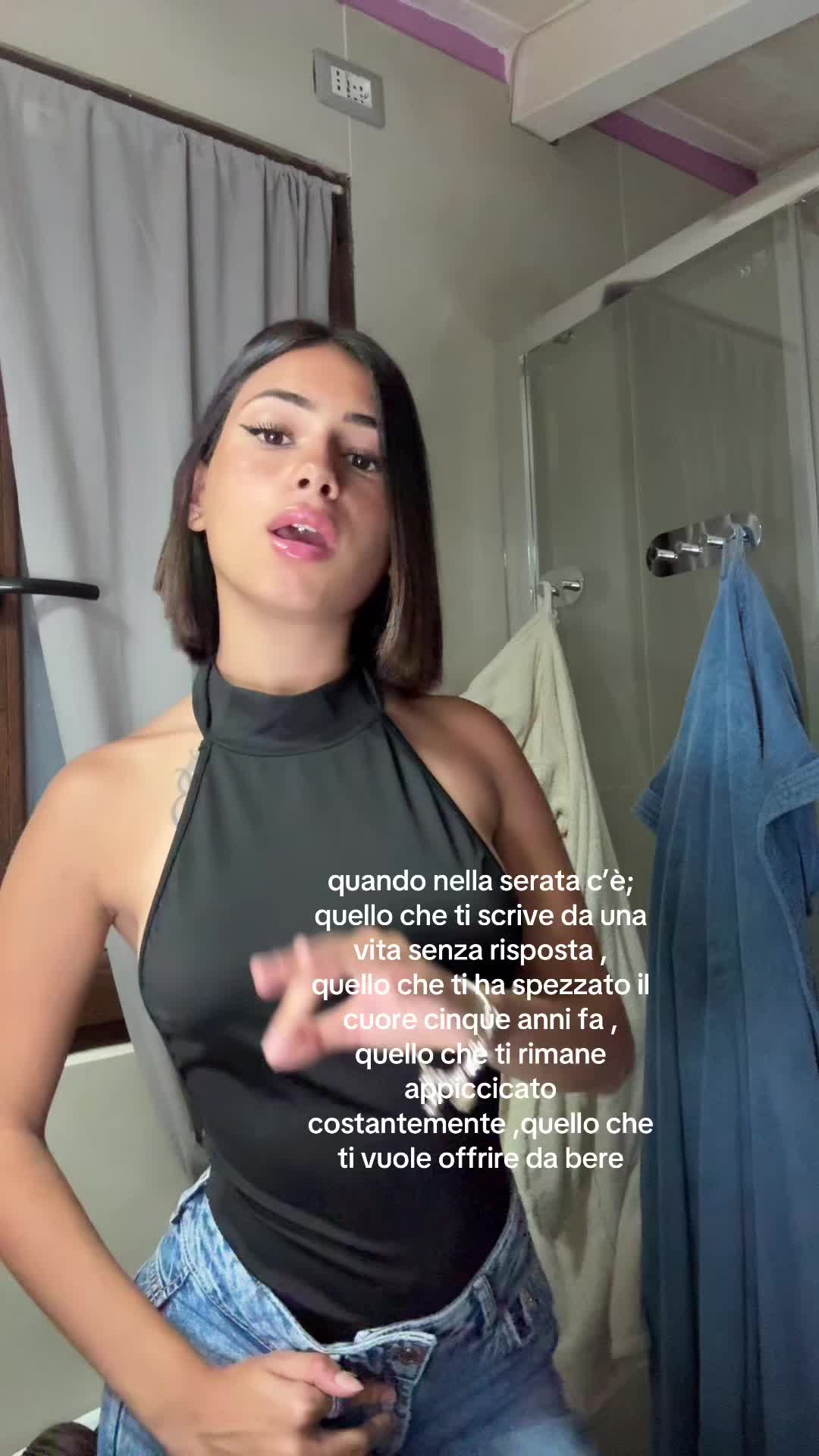 @elisaangiius