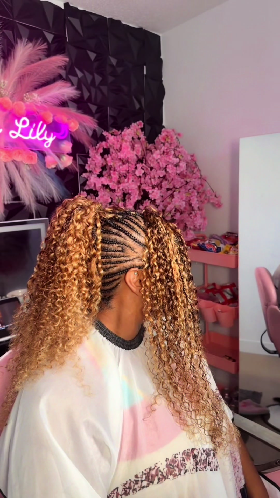 @Hairbylily Edmonton 🇨🇦
