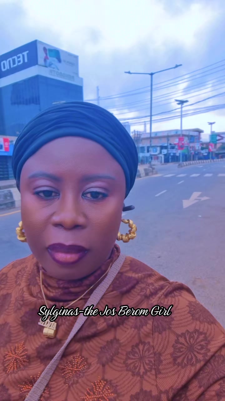 @SYLGINAS the Jos Berom Girl