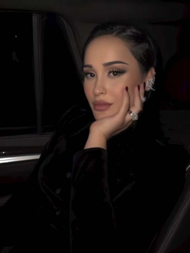 @Madina Aknazarova 🇹🇯