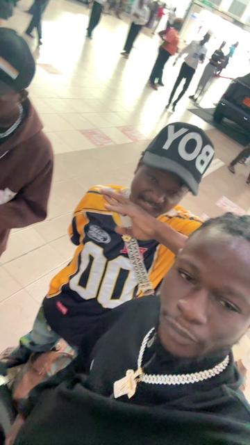 @AREMU🎧👻🤡