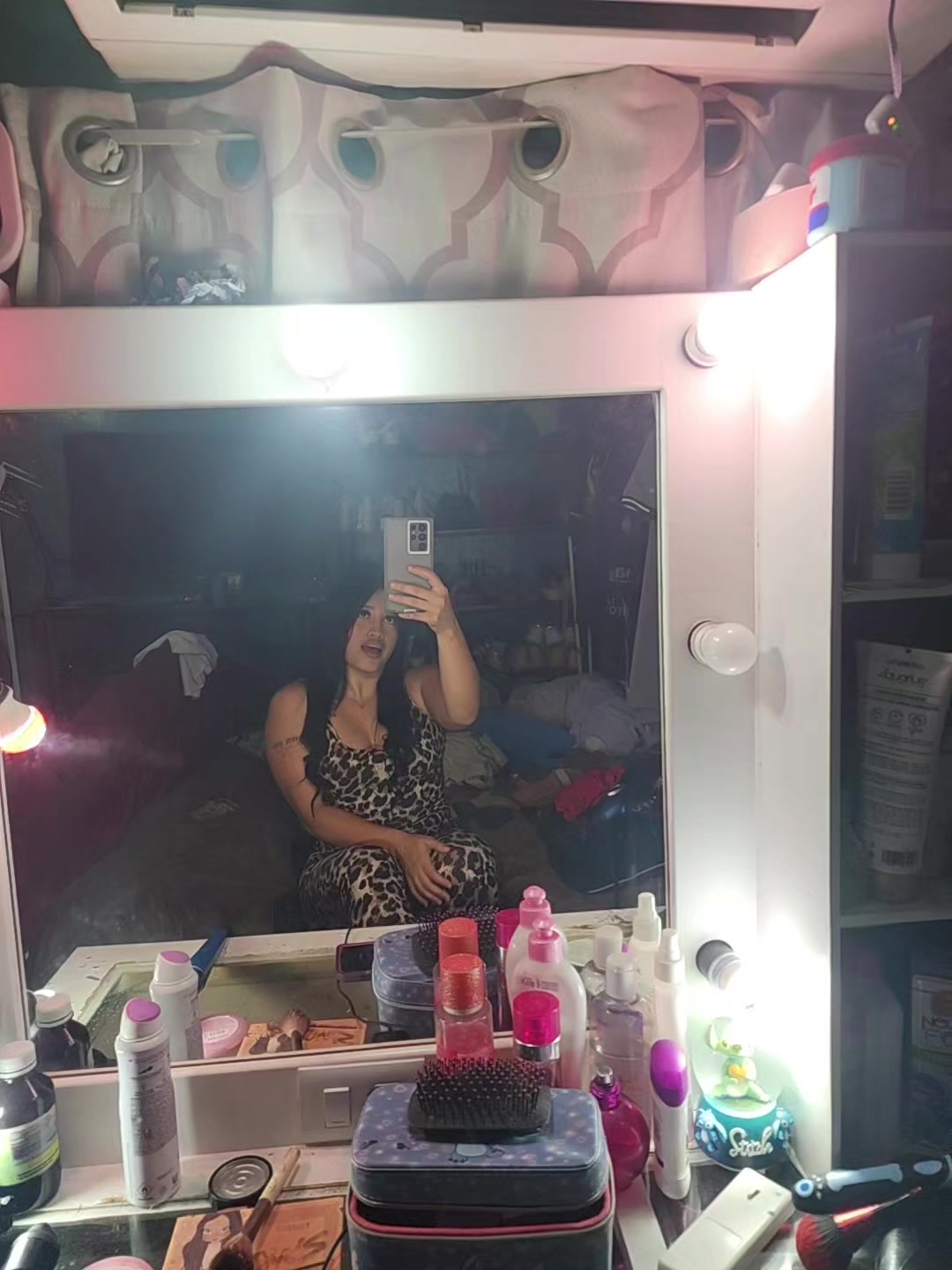 @niki