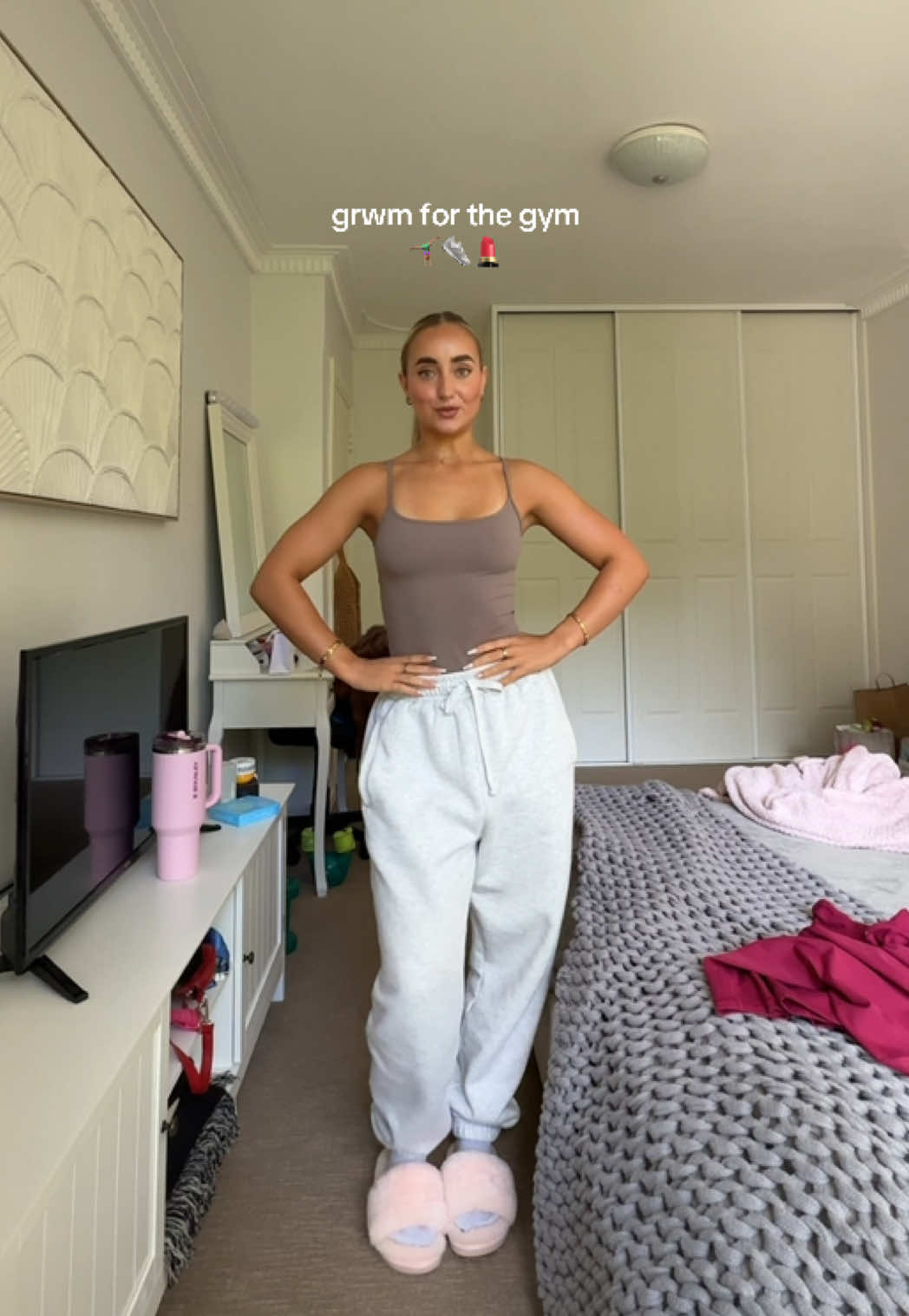 @OLIVIA STRAUSS