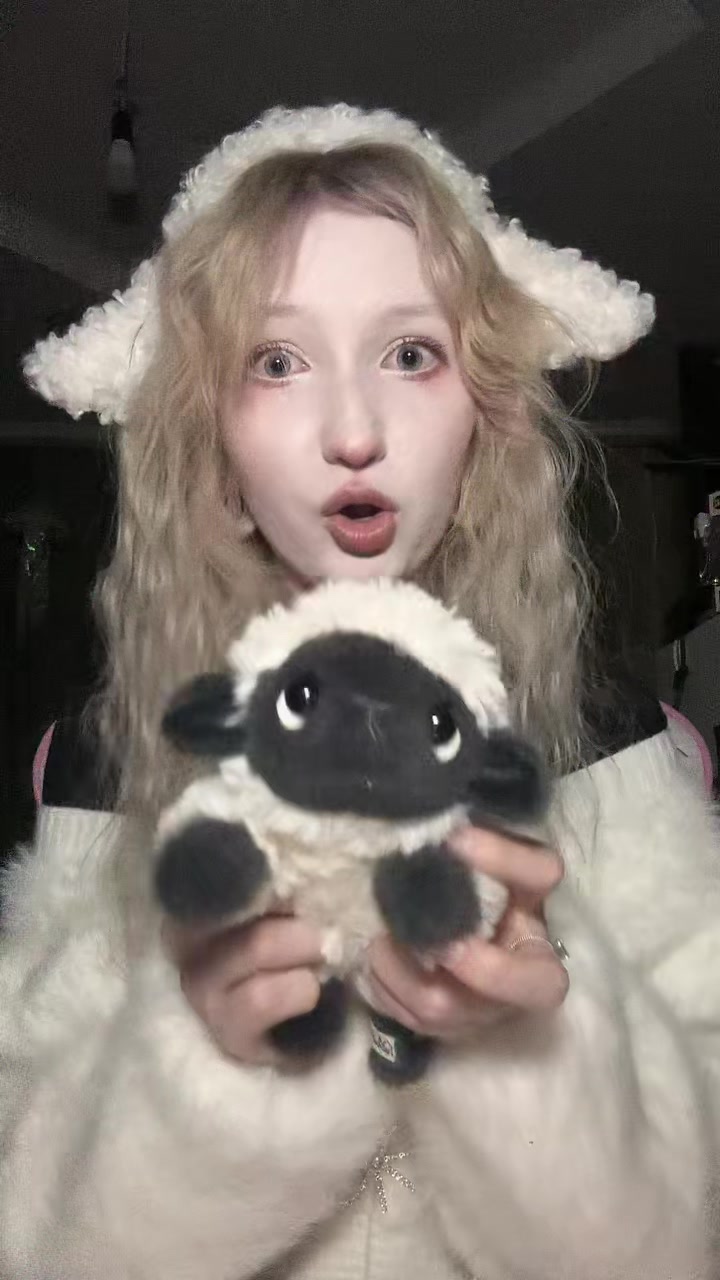 @тгк: lun&eacute;a🦢