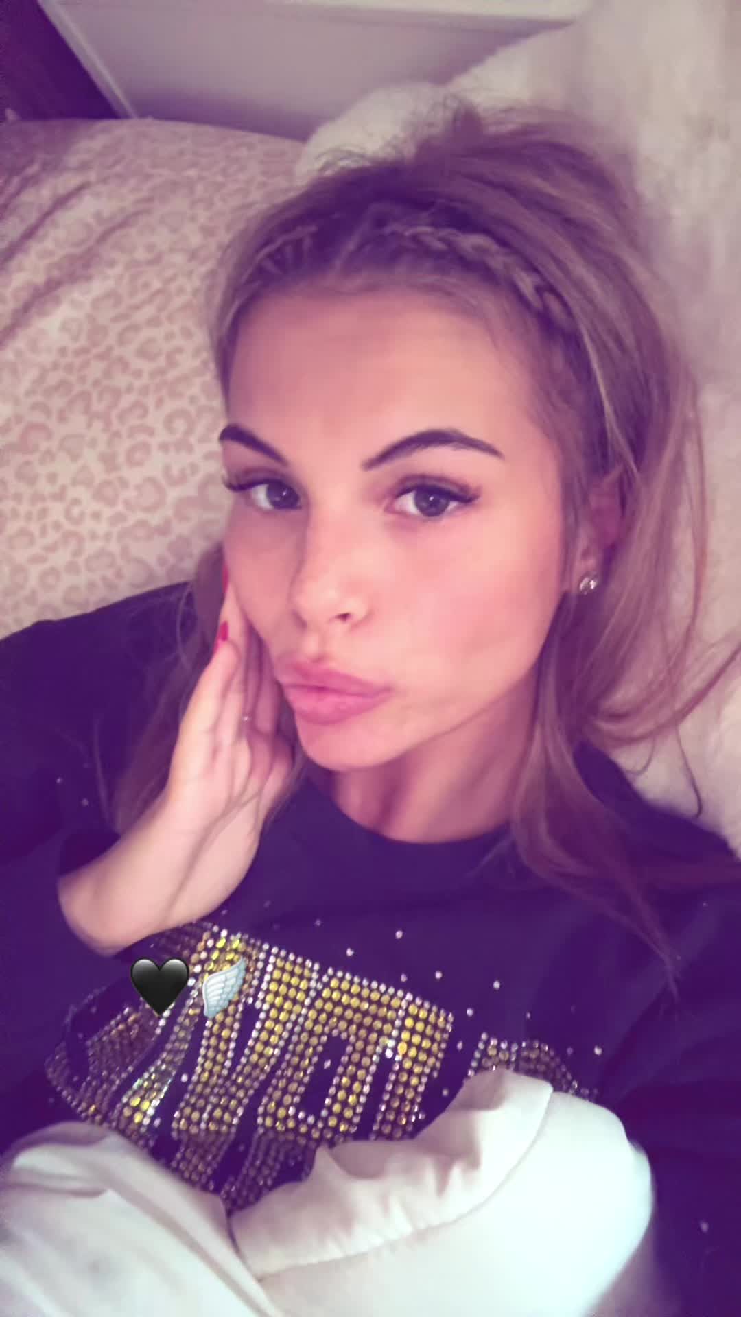 @leviahhull