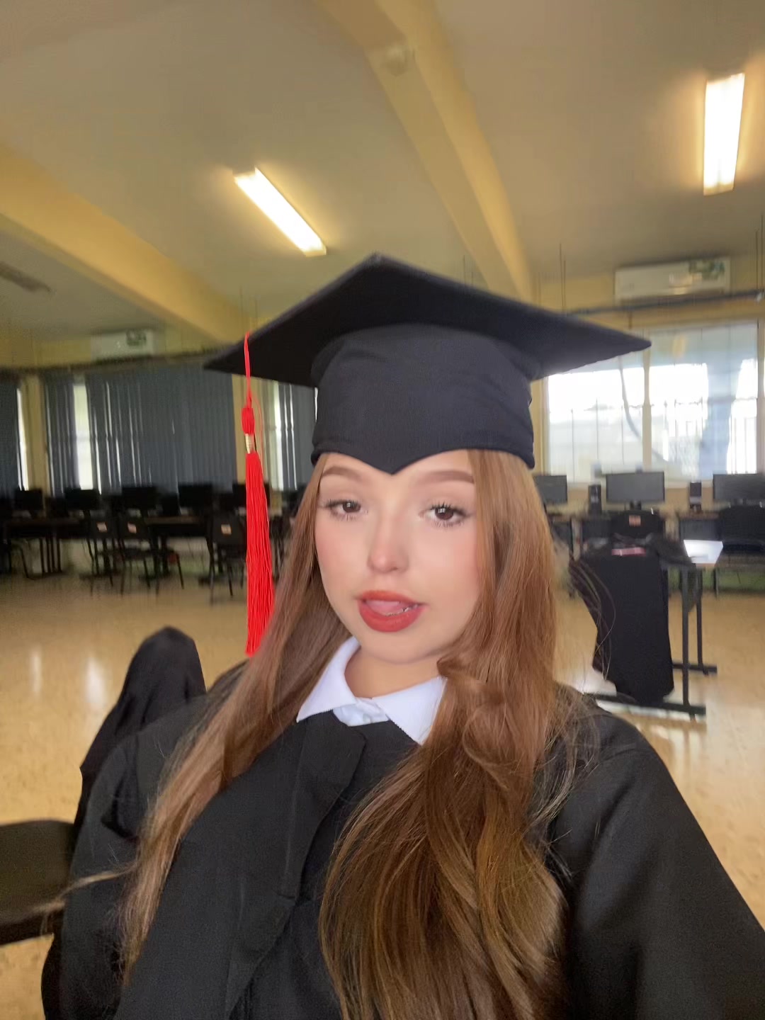 @𝓼𝓸𝓵𝓲𝓼