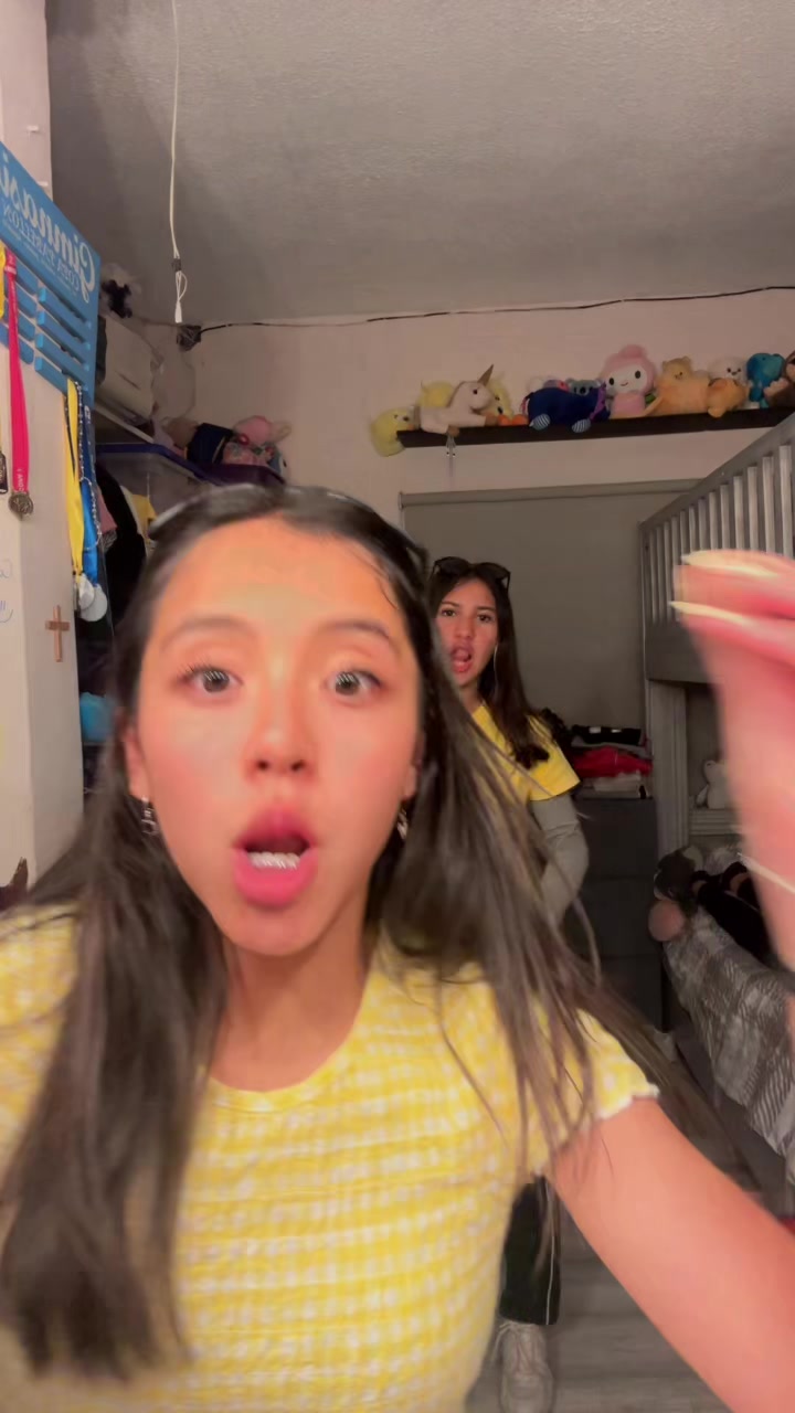 @👯&zwj;♀️👐🏽