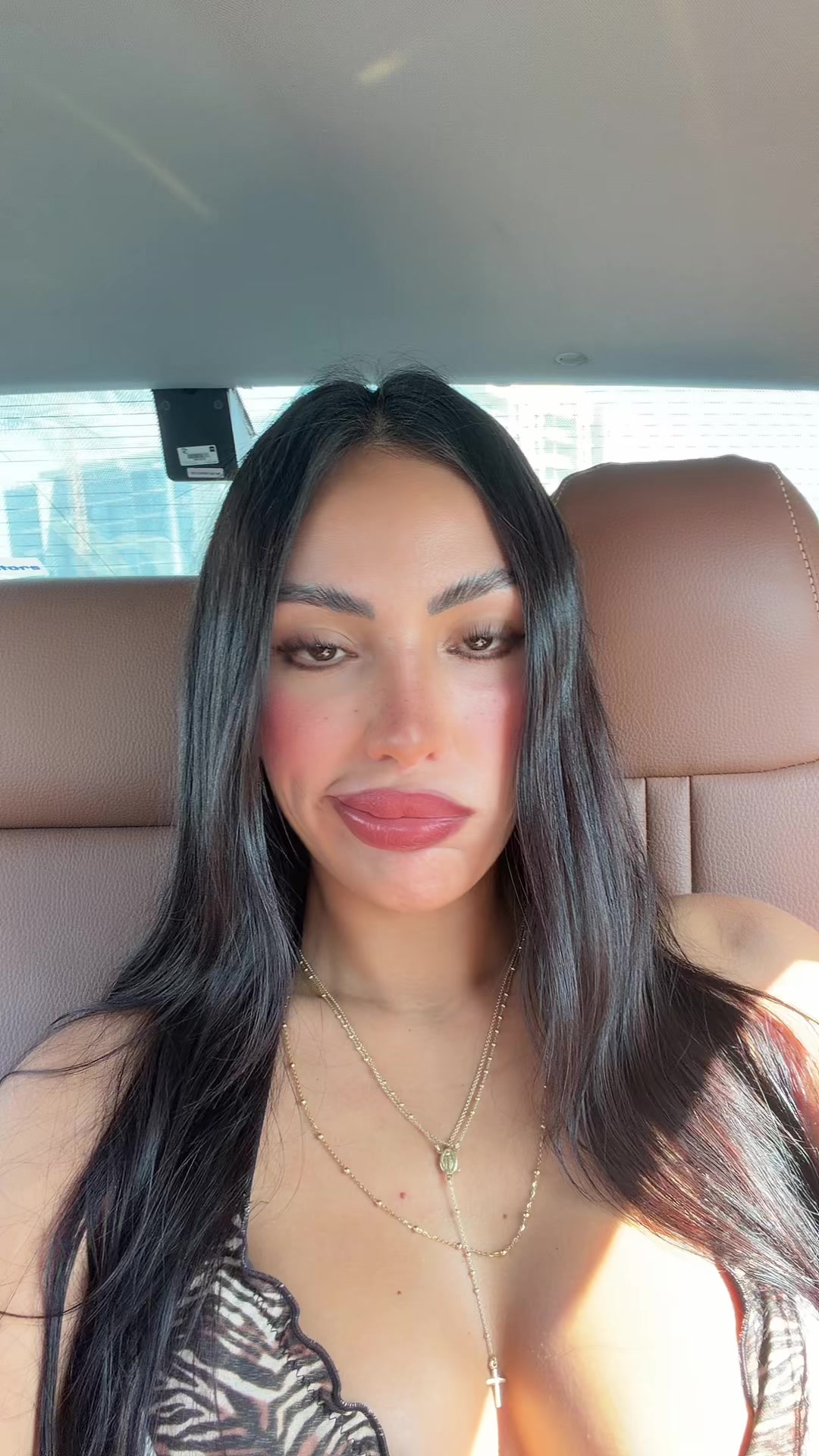 @leslyreynas