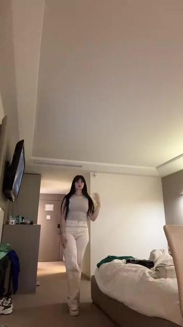@Celia_limam