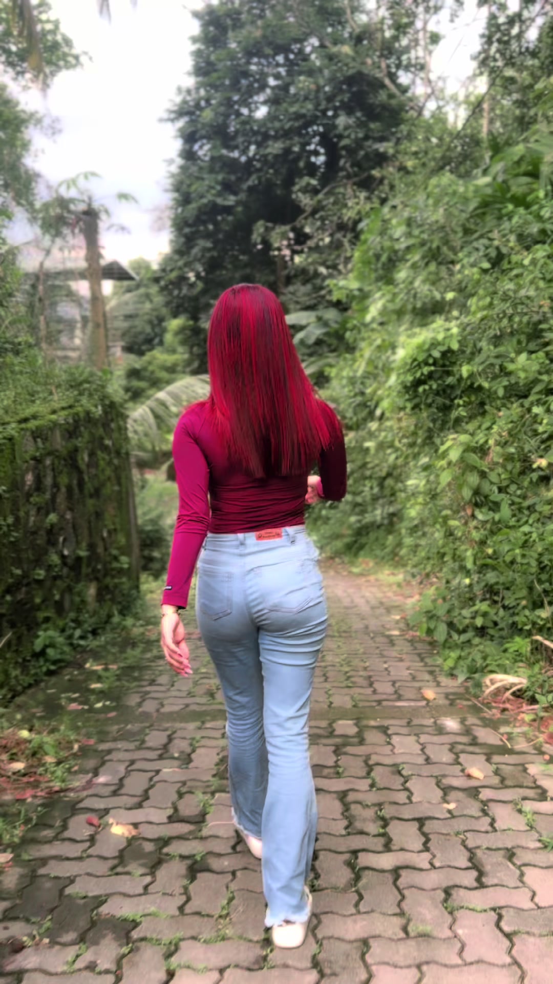 @𝒞 🐆