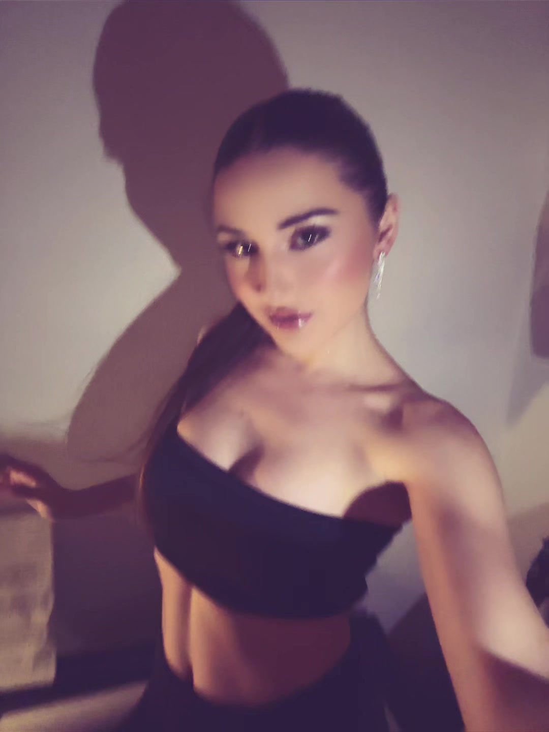 @isidora