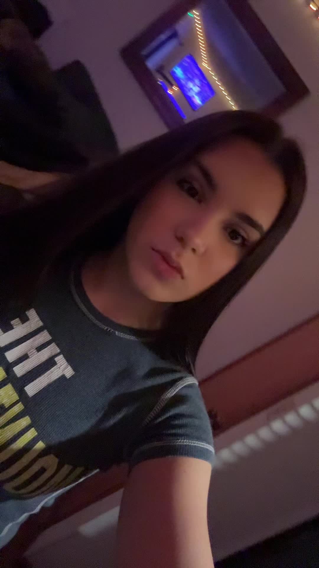 @???
