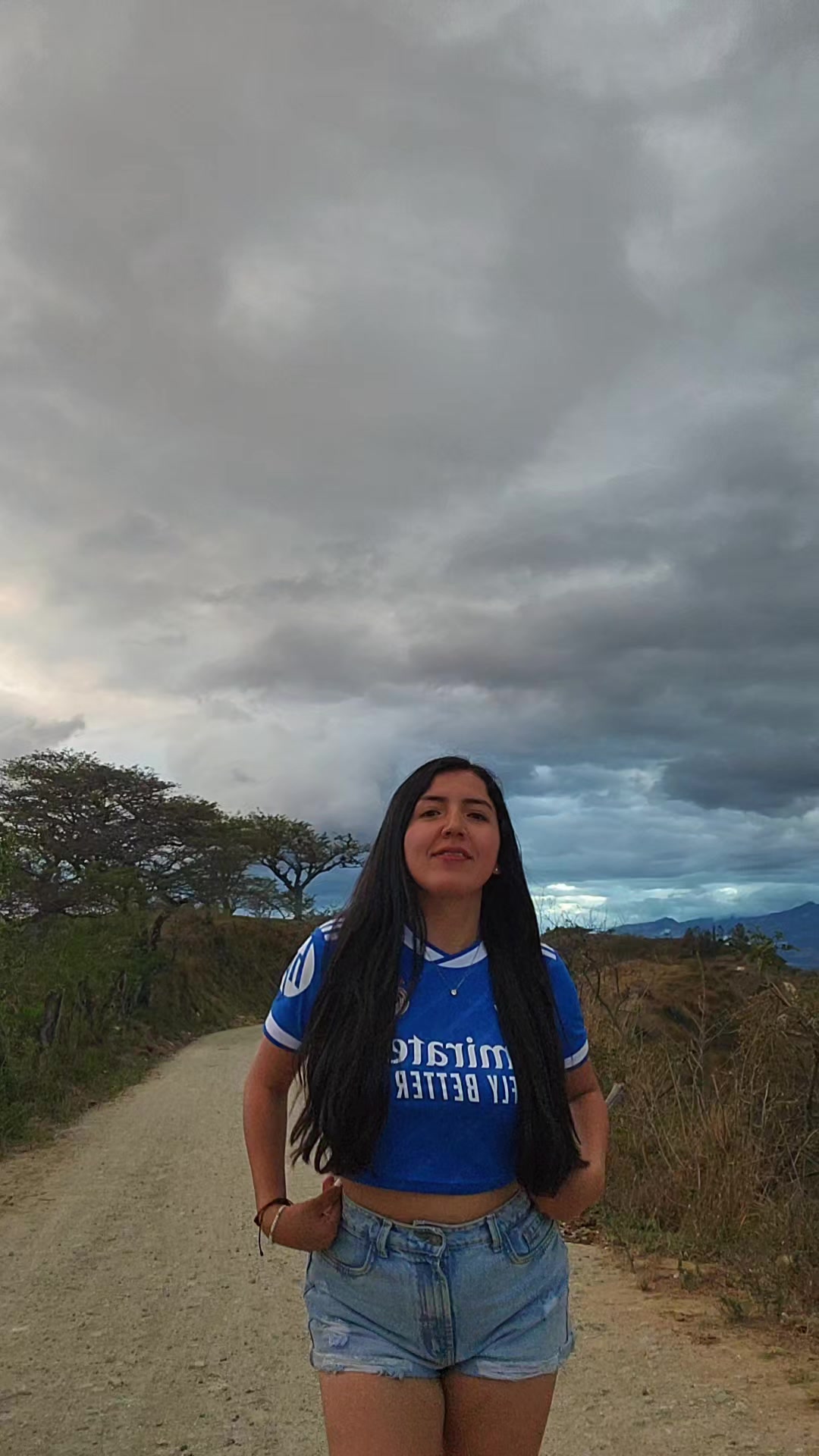 @Ni&ntilde;a de la sonrisa. te sigue