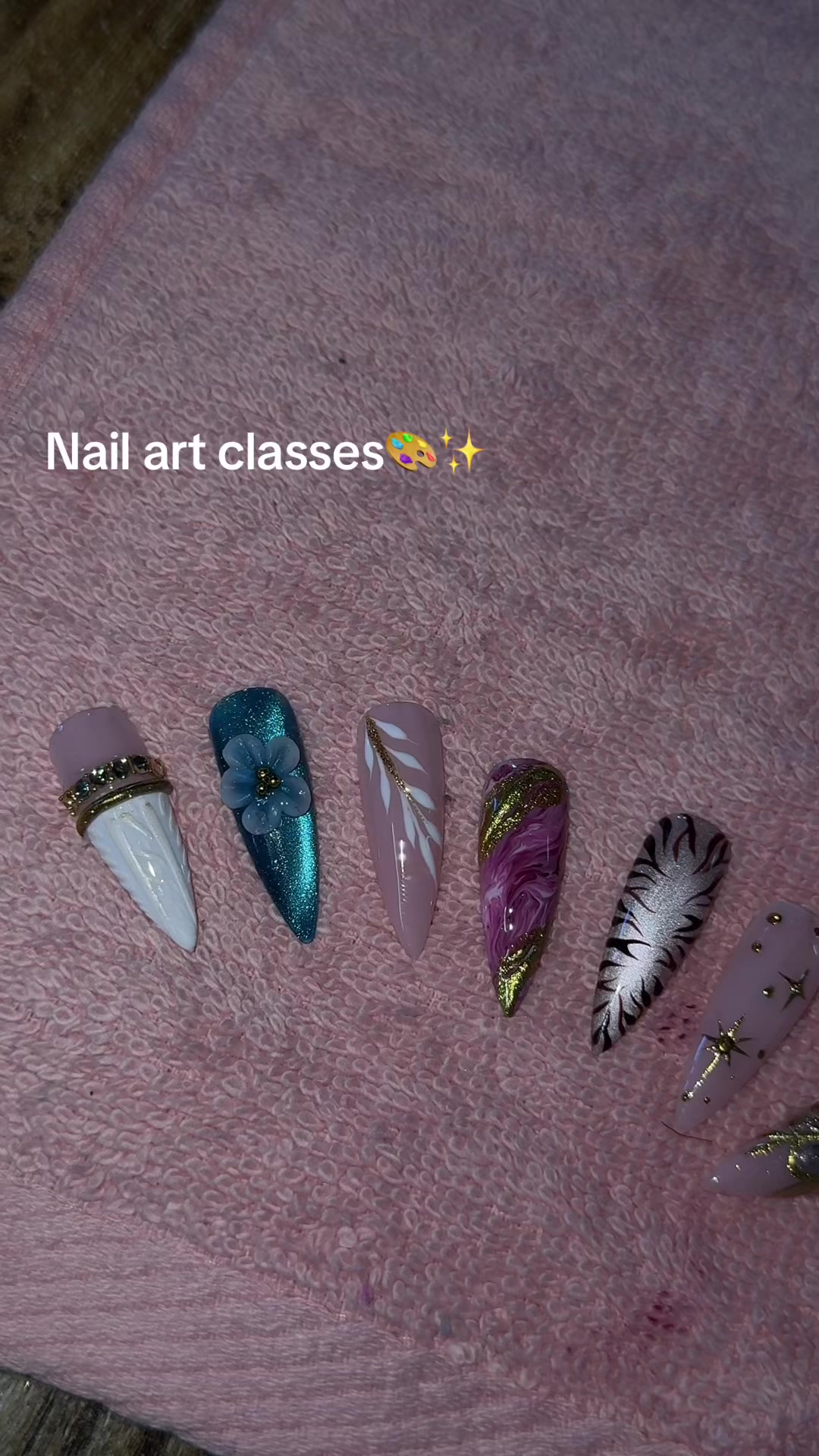 @LAKSHANA| makeup and nails