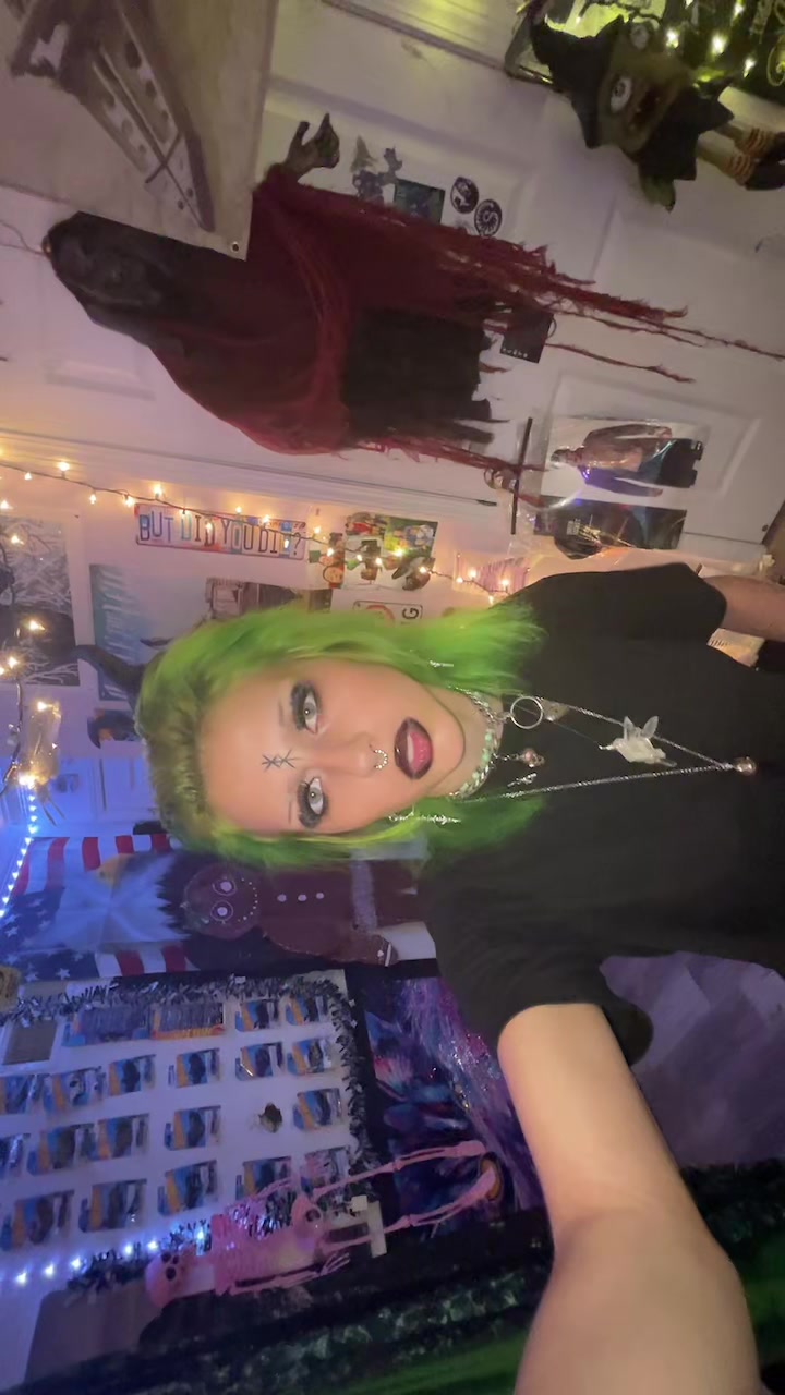 @🪬GREEN-HAIR-B!TCH🪬
