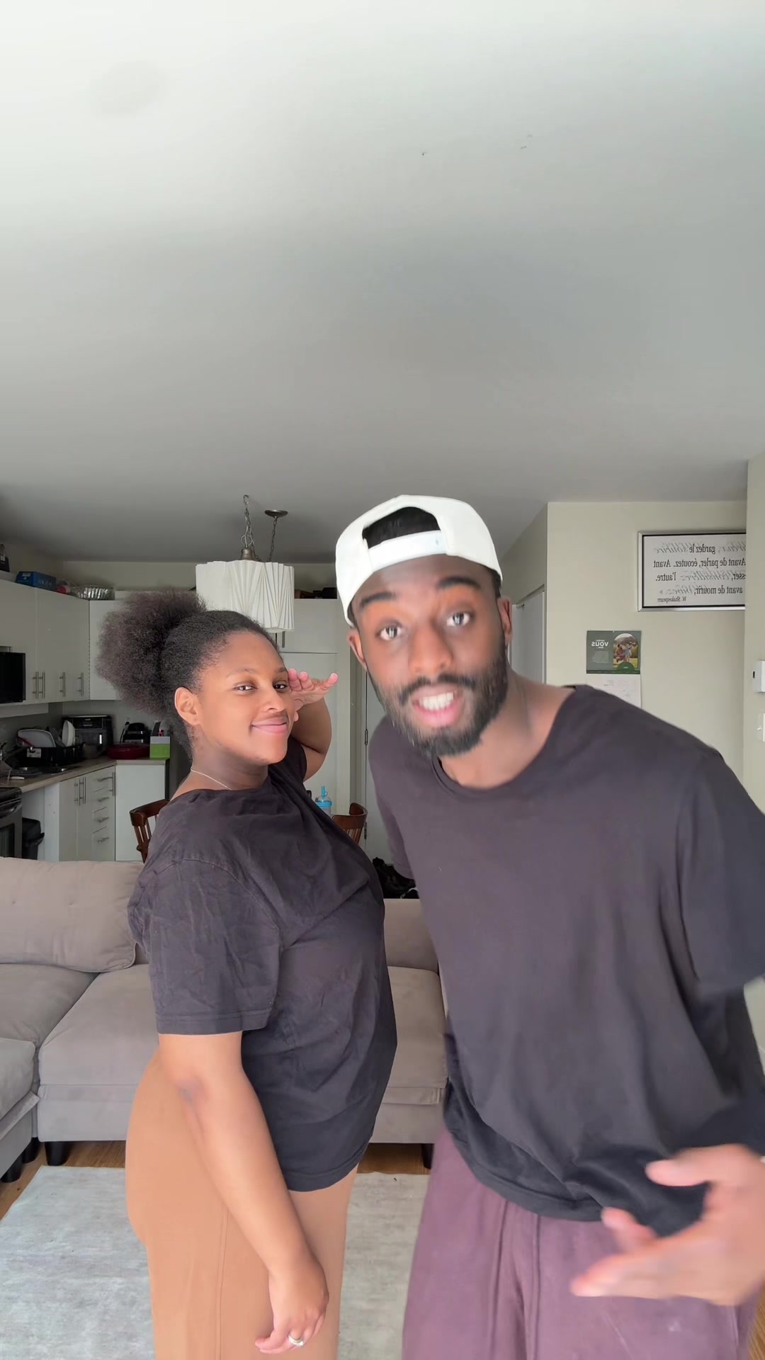 @🧑🏿&zwj;🦱👧🏾
