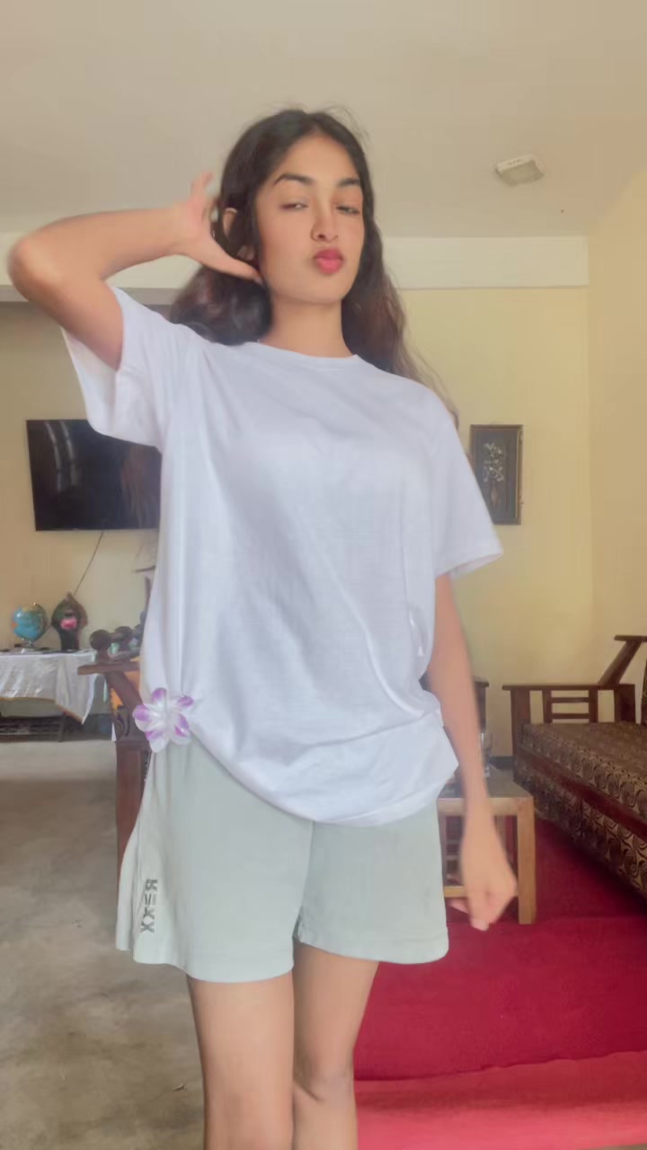 @"𝓐𝓫𝓱𝓲 𝓰𝓲𝓻𝓵 🎀🤍"