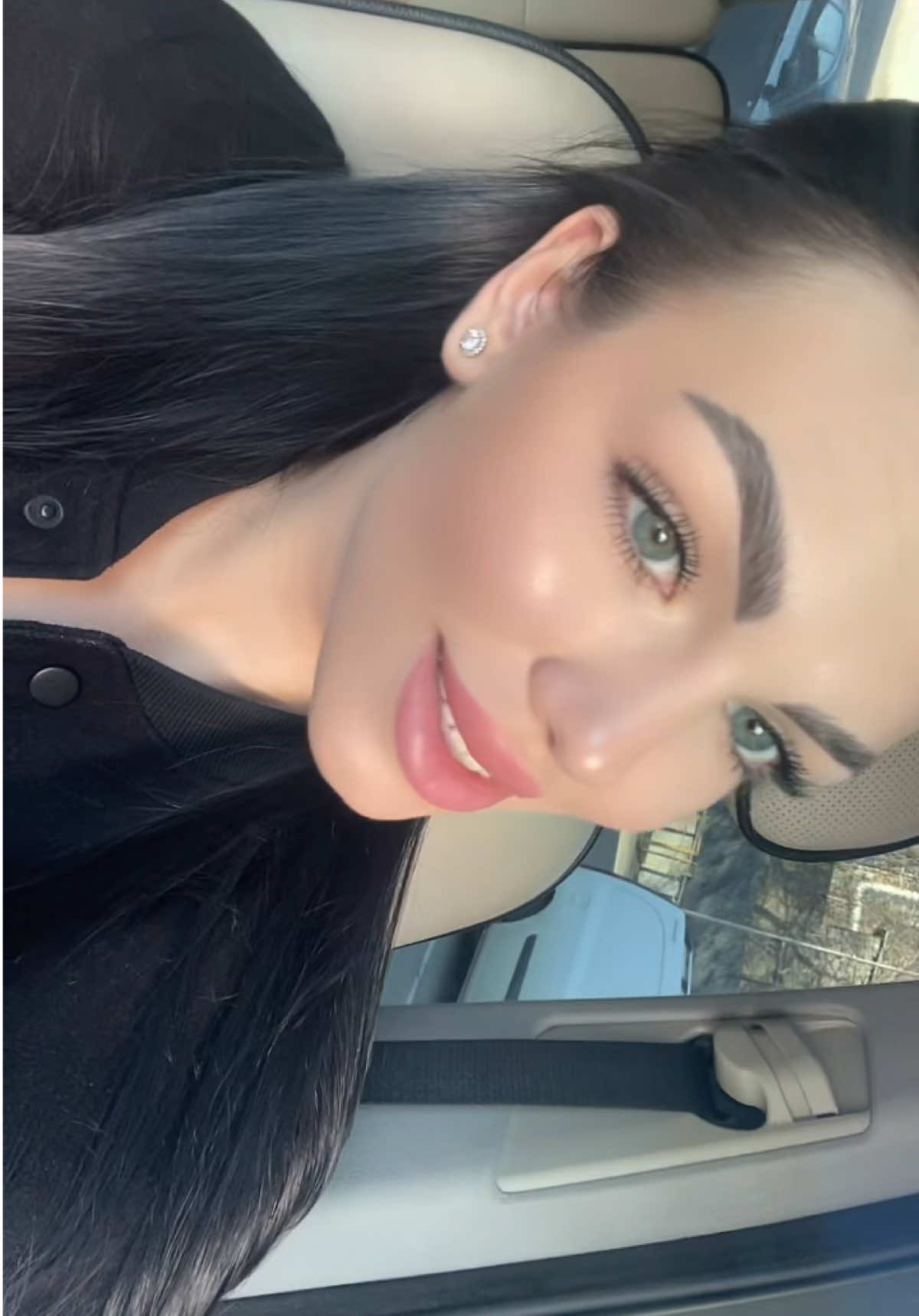 @adelyinna