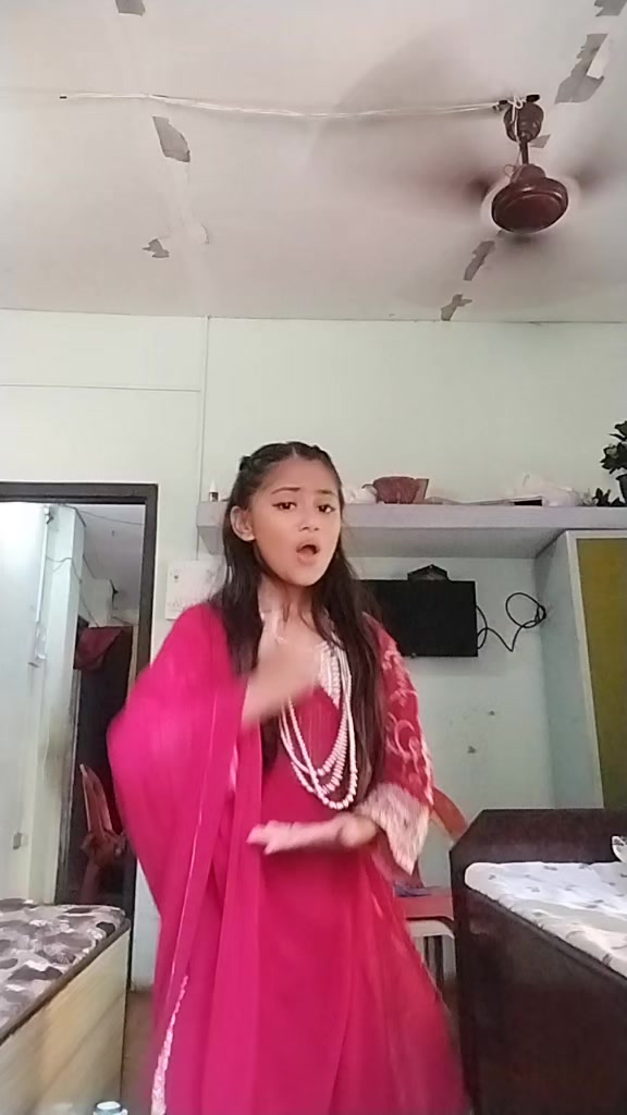 @Manu💫