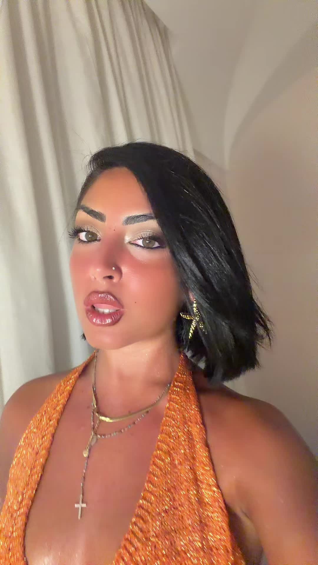 @Ilaria_