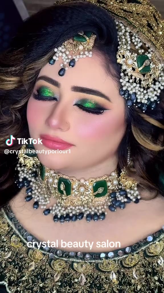@warisha model