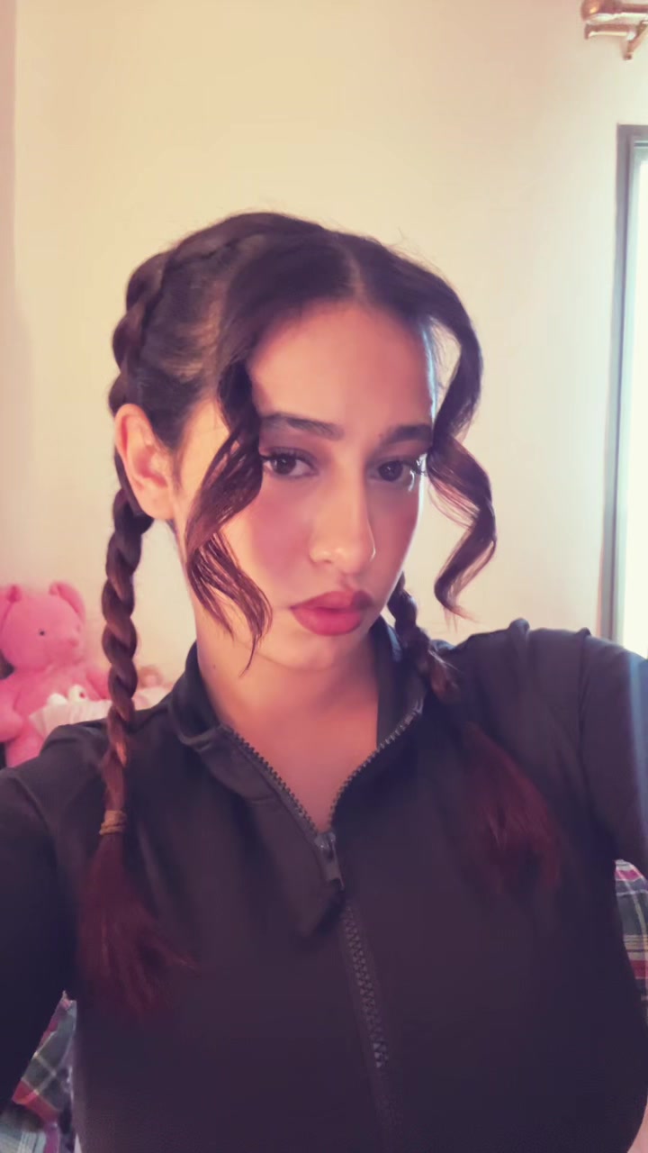 @𝒮𝓌𝑒𝑒𝓉 𝒱𝑒𝓃𝑜𝓂 ♈️🦂