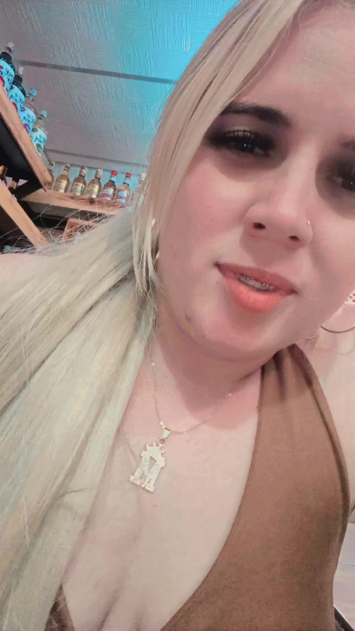@Mar&iacute;a Valbuena🍒