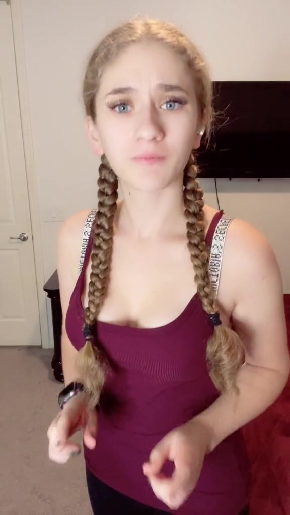 @Missphoebev