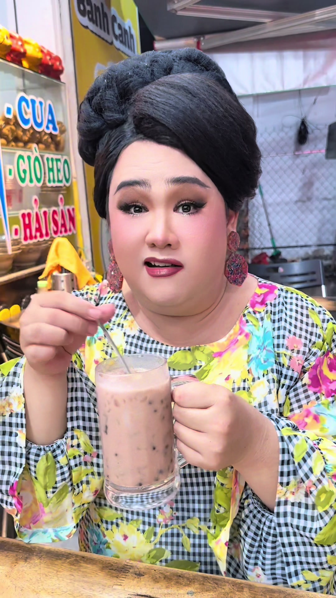 @C&ocirc; &Uacute; B&igrave;nh Dương.