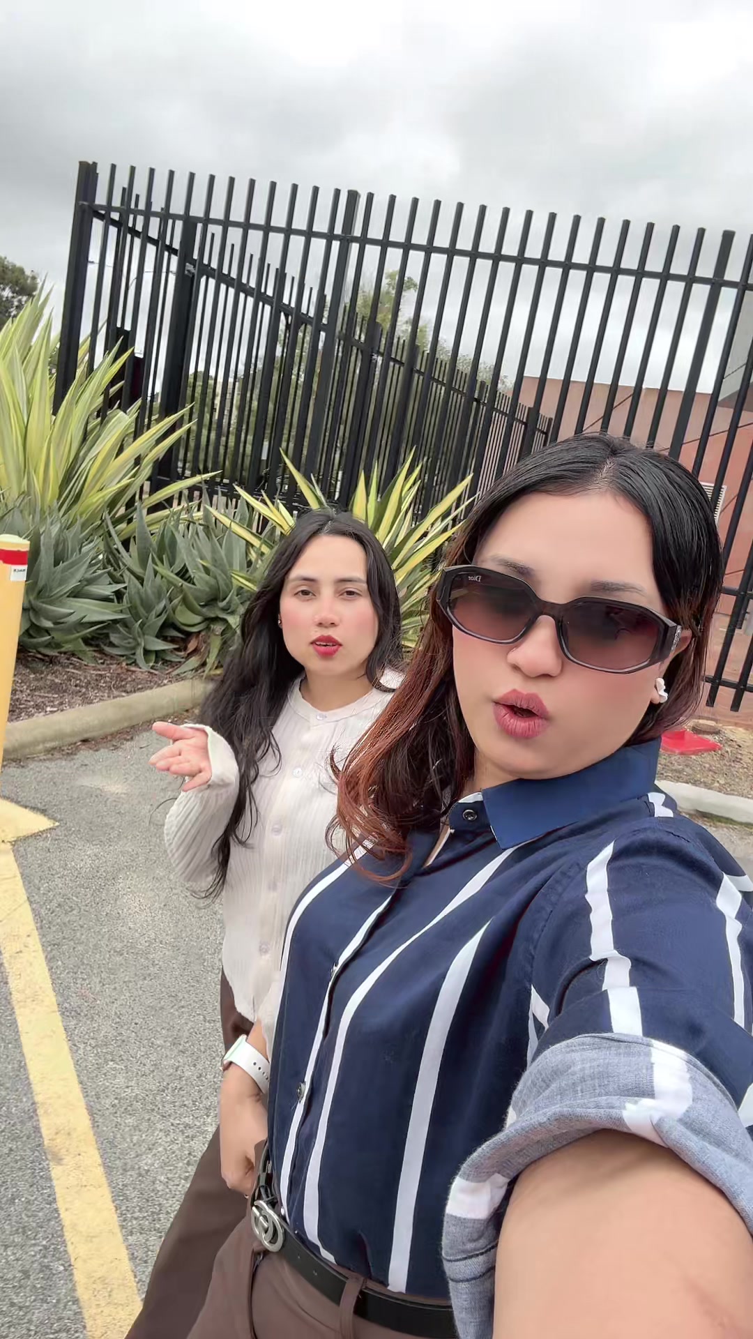 @KHAN ROZY 🇦🇺