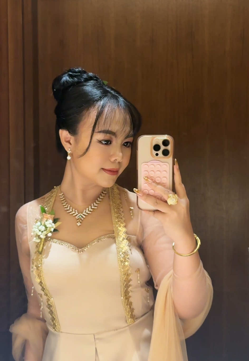 @Jloriaaa