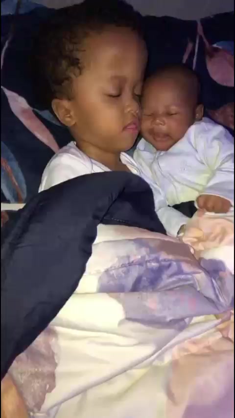 @MOMYCRUZ👩&zwj;👦
