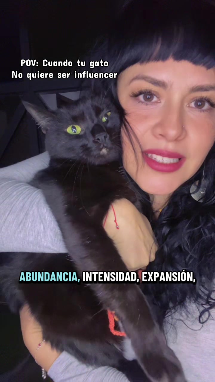 @LaMujerConAlas