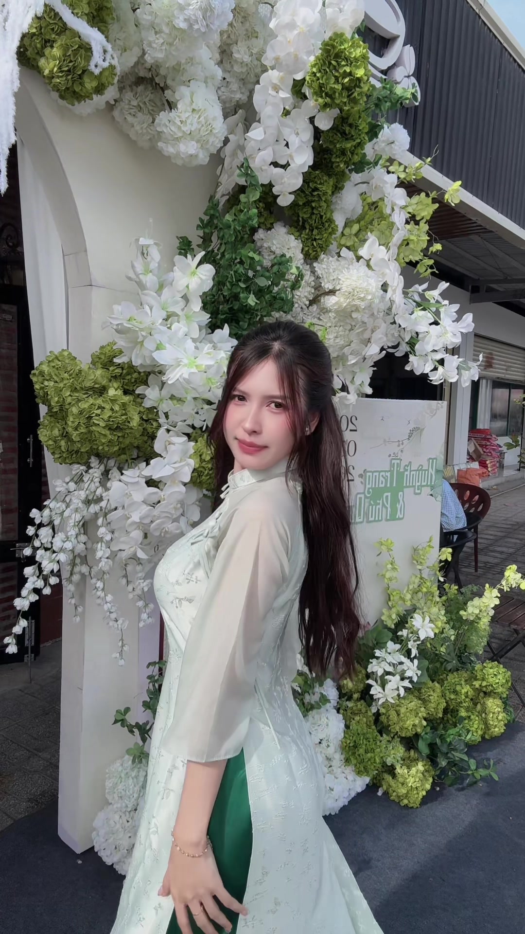 @Hello các vợ