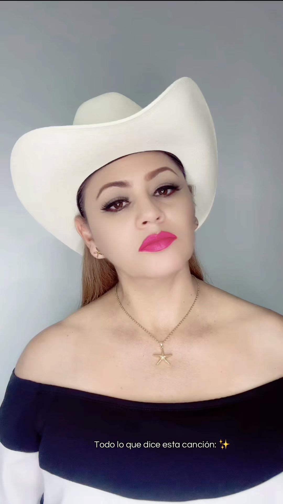 @Claudia_Kiros