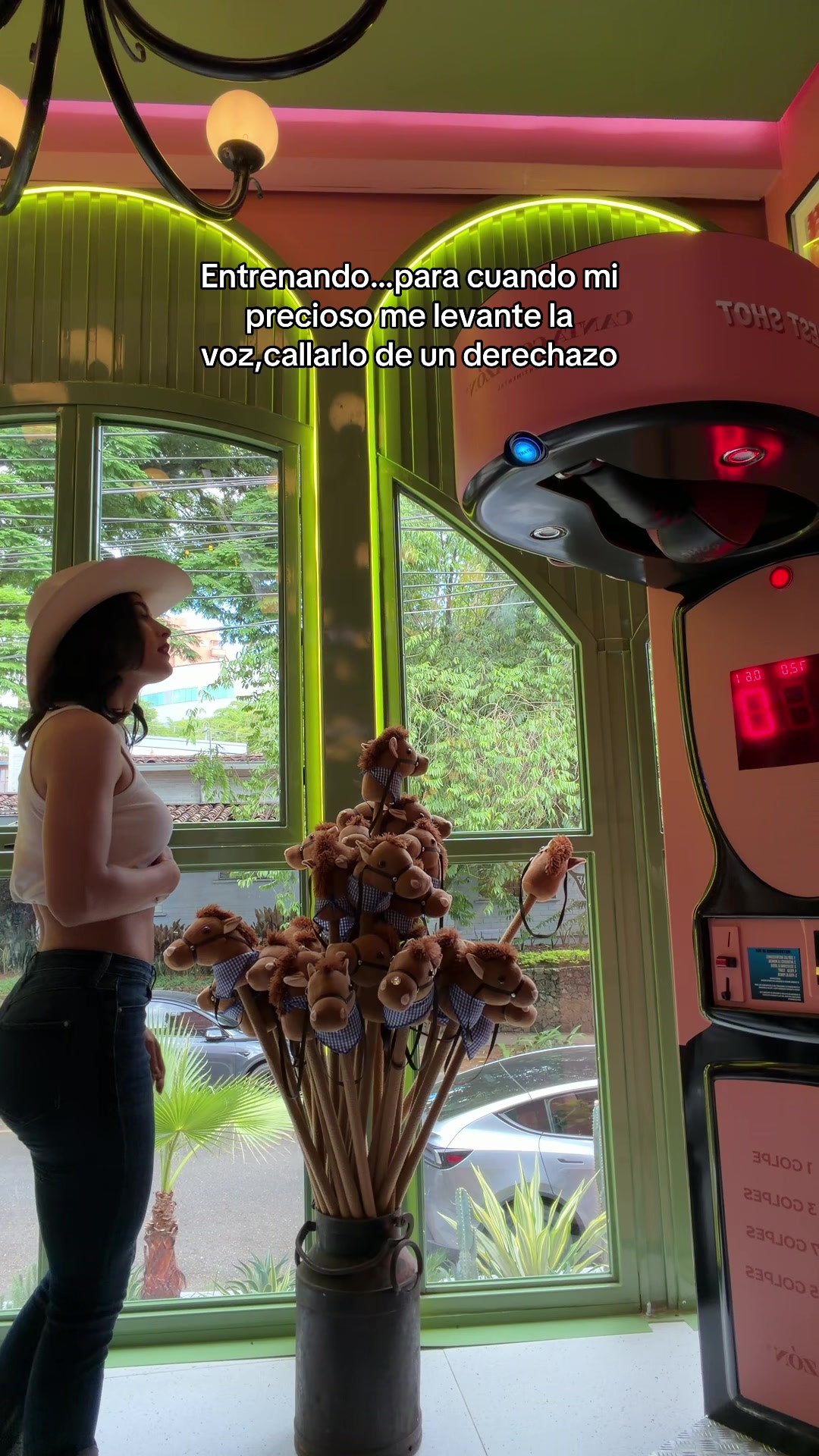 @Laura Velasquez