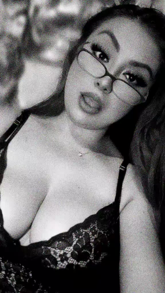 @Angie🍒😈👑