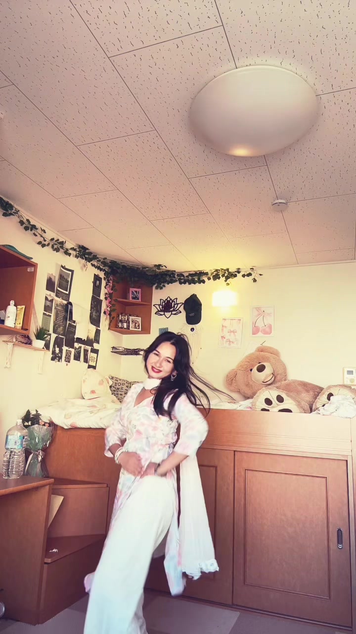 @ALINA🌸