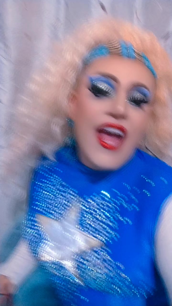 @Drag Tiffany