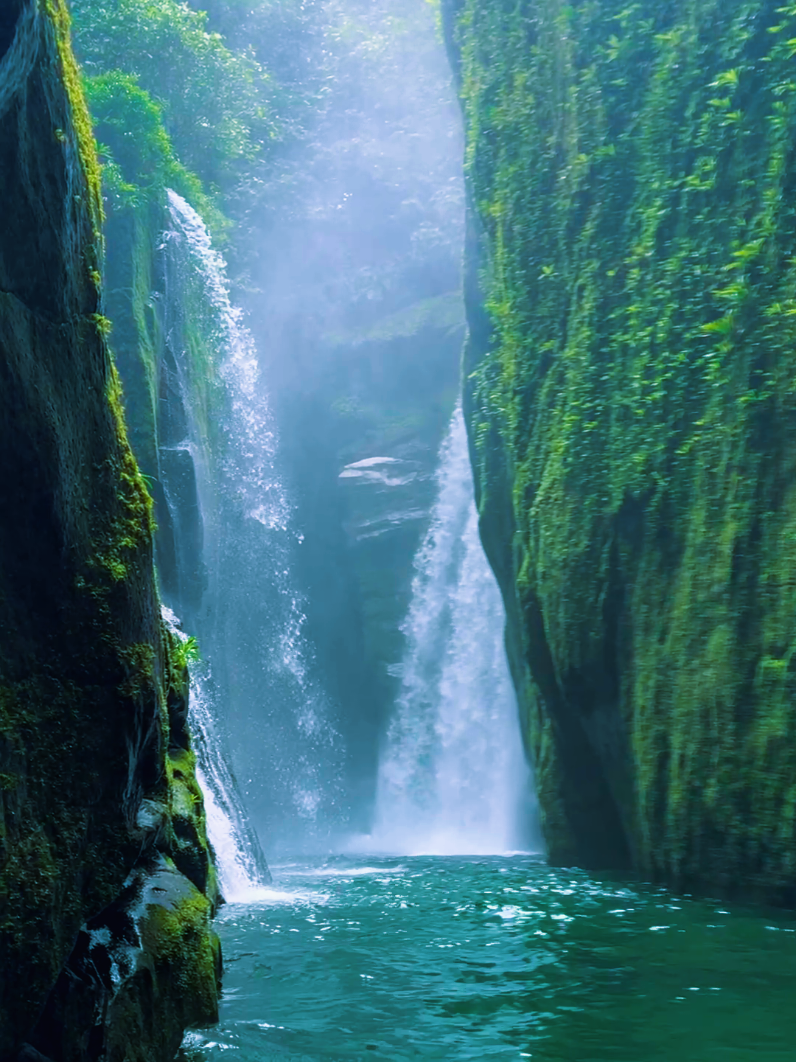 @nomadic.travelers