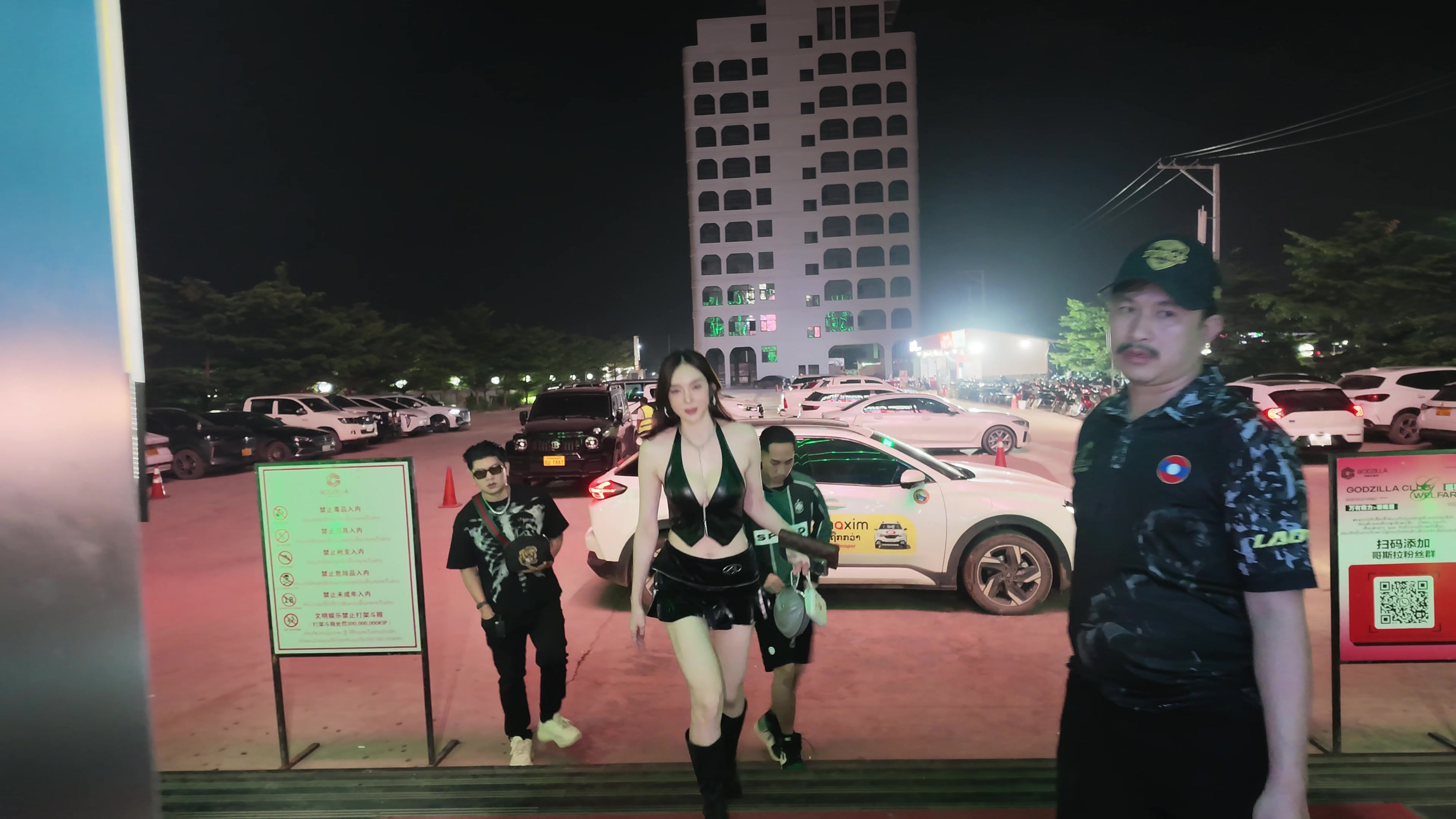 @Godzillaclub-เวียงจันทน์ 1.3M