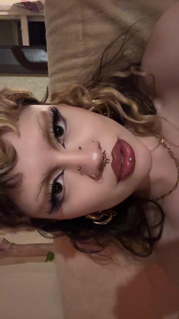 @Valarie🖤