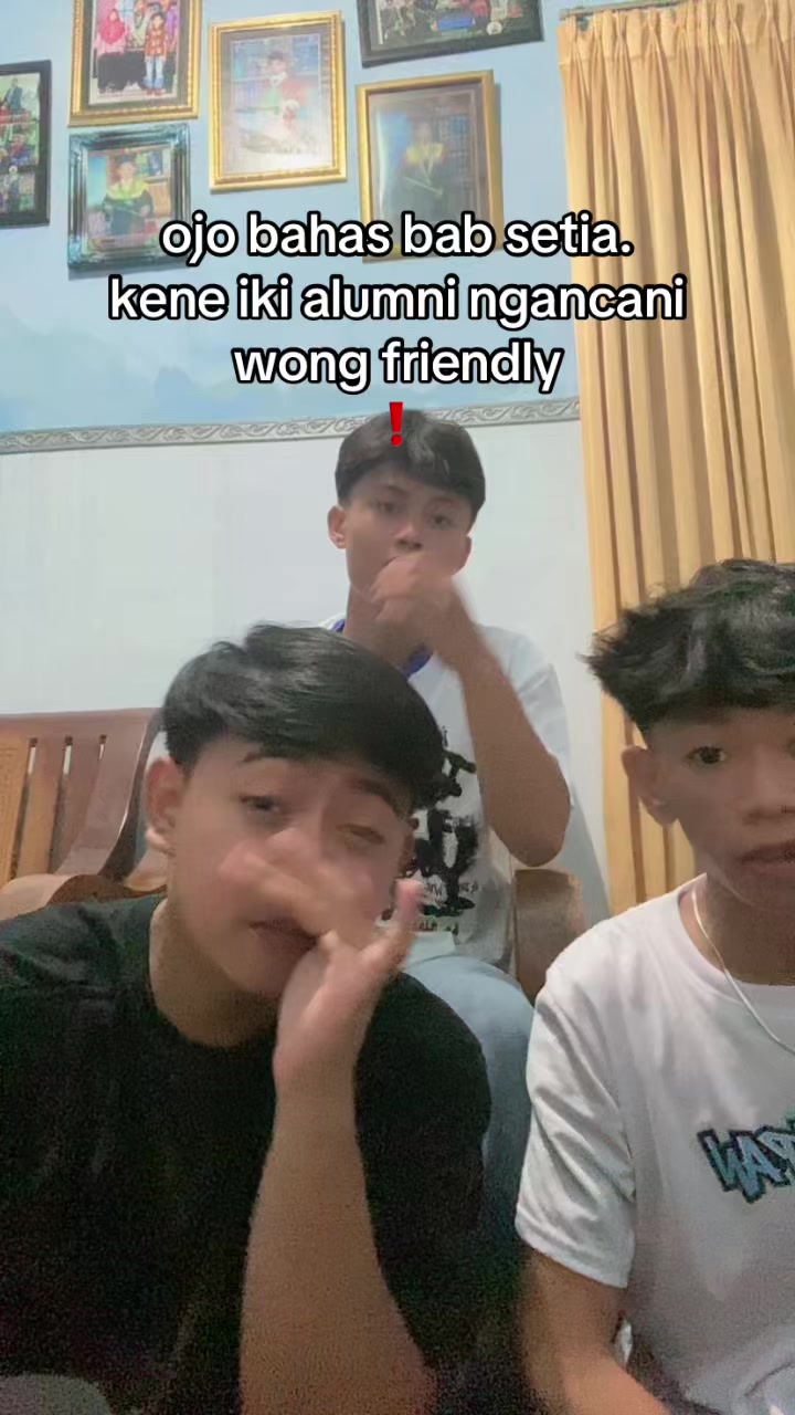@🦅