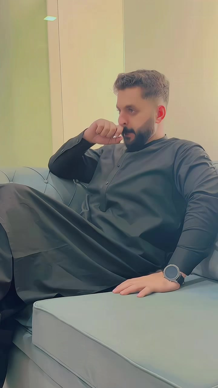 @️Haseeb Khan 💫