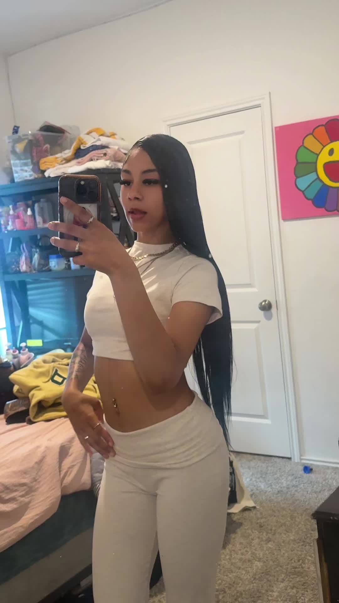 @Yafavoritelightskin._05