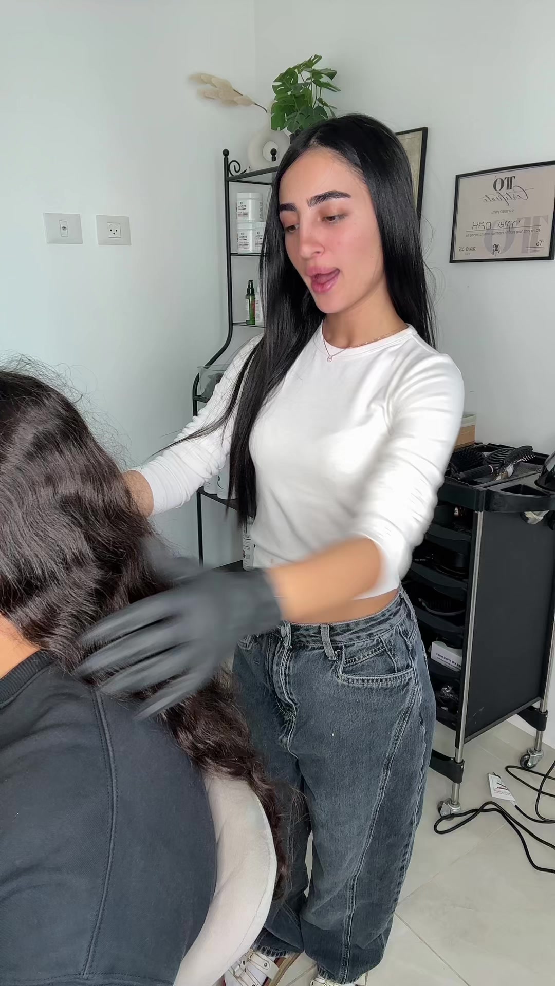 @אגם שוקרי-החלקות שיער