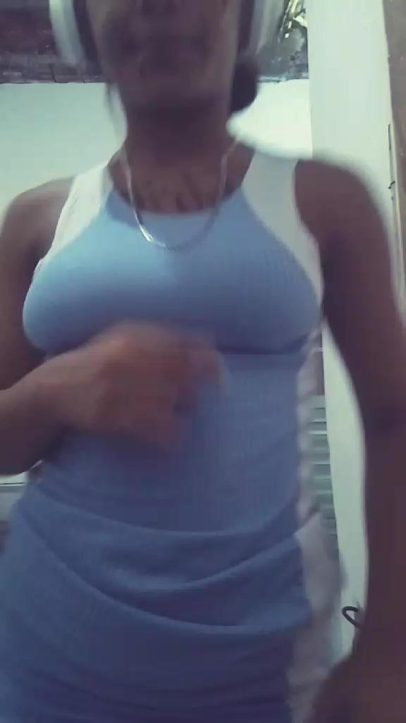 @Laraah33