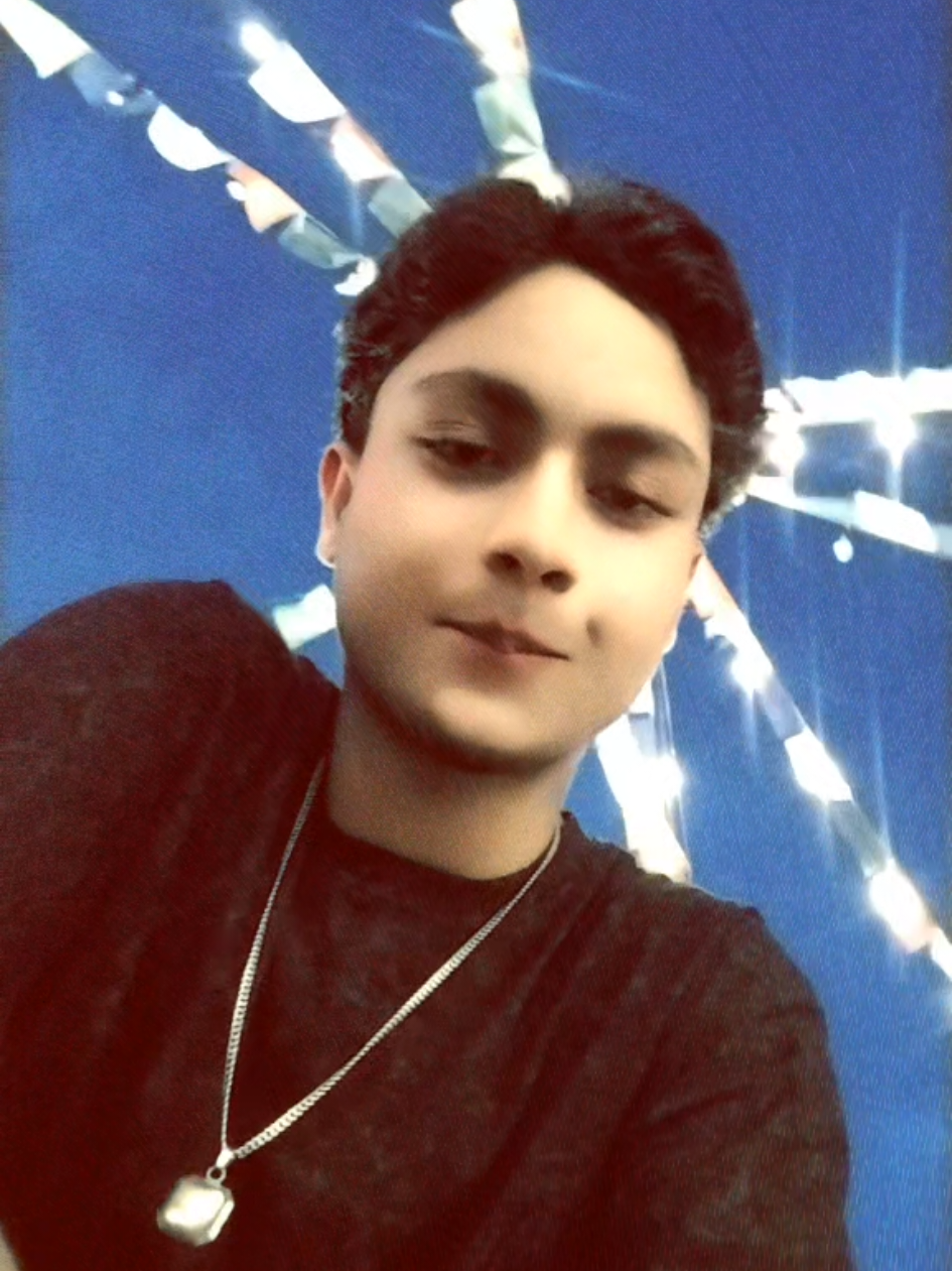 @╬⊰⊹ฺ🪈kRisHnA🦚✧╬✌️