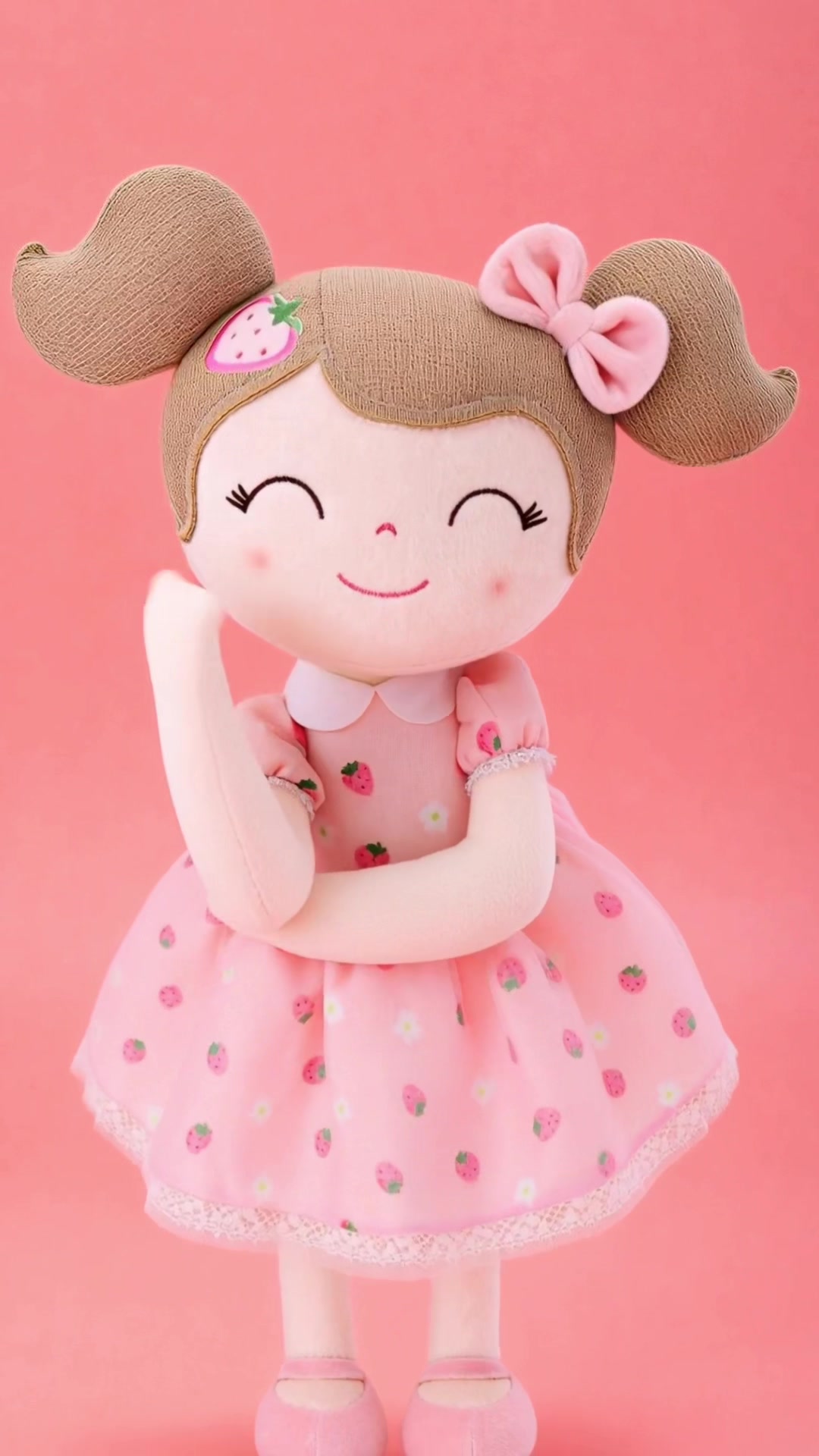 @gloveleya_strawberry_doll